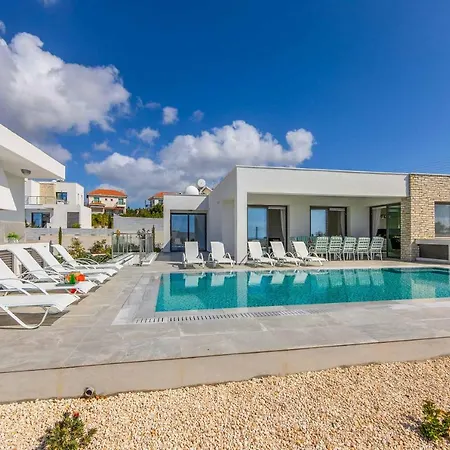 Villa Adaris Peyia
