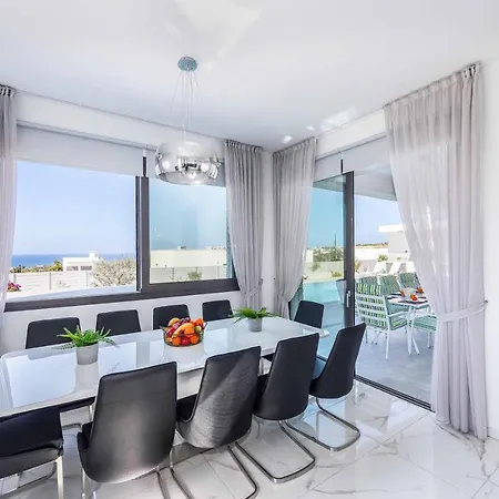 Villa Adaris *